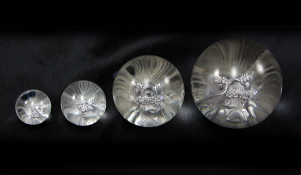 水晶丸玉 龍裏彫り 水晶 48mm 巾着袋付き パワーストーンのヒーリングスペース タオ 水晶丸玉 龍裏彫り 水晶 48mm 巾着袋付き パワーストーンのヒーリングスペース タオ